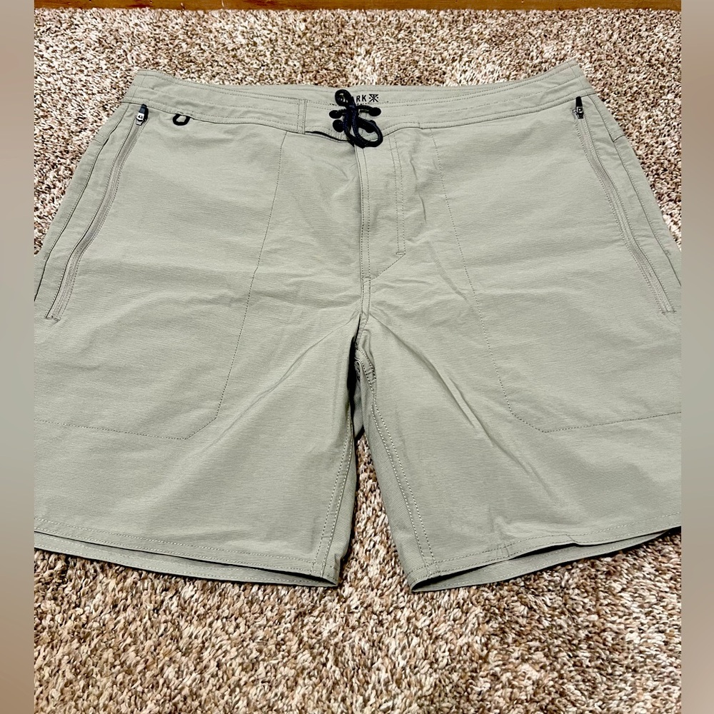 Roark tan/beige Men’s hybrid board shorts